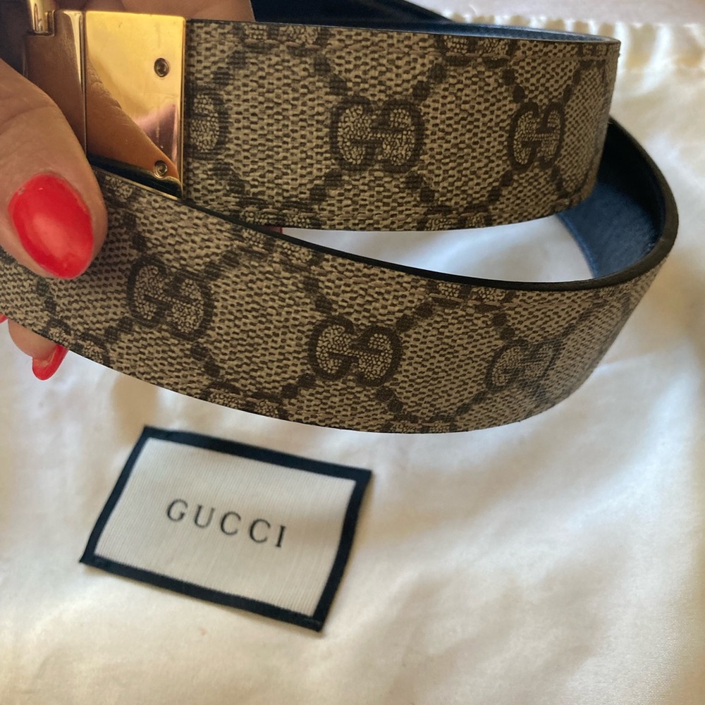 Reversible Gucci belt size 85